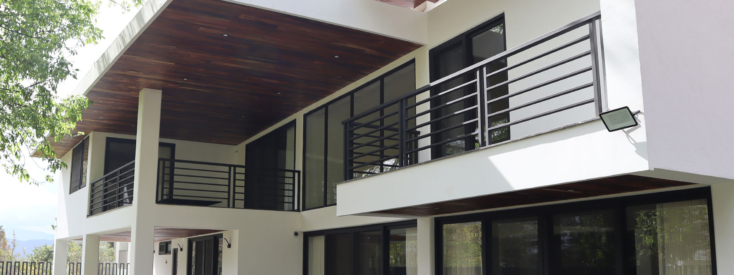 Casa moderna equipada con ventanas de PVC